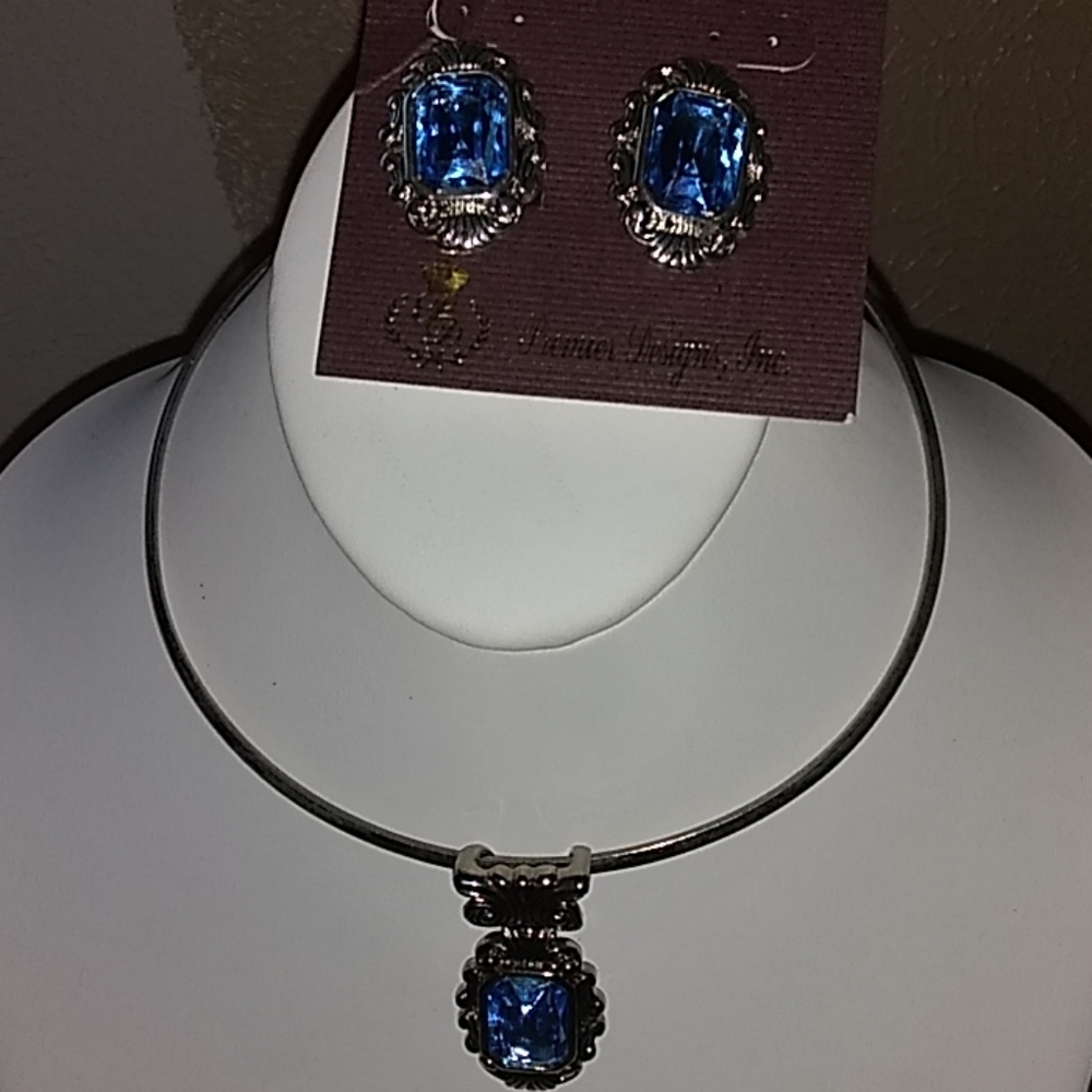 😍😁FABULOUS!/BLUE RIGHNSTONES PENDANT SET😍🤗 - Picture 6 of 8